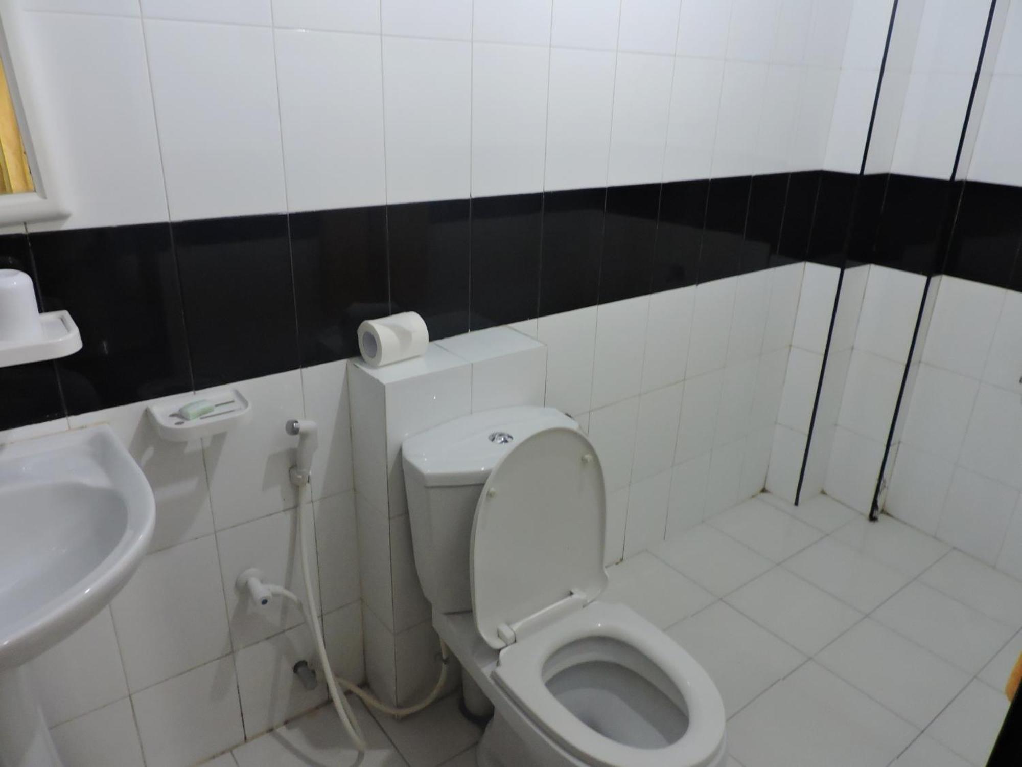 Charlton Kandy City Rest Room photo